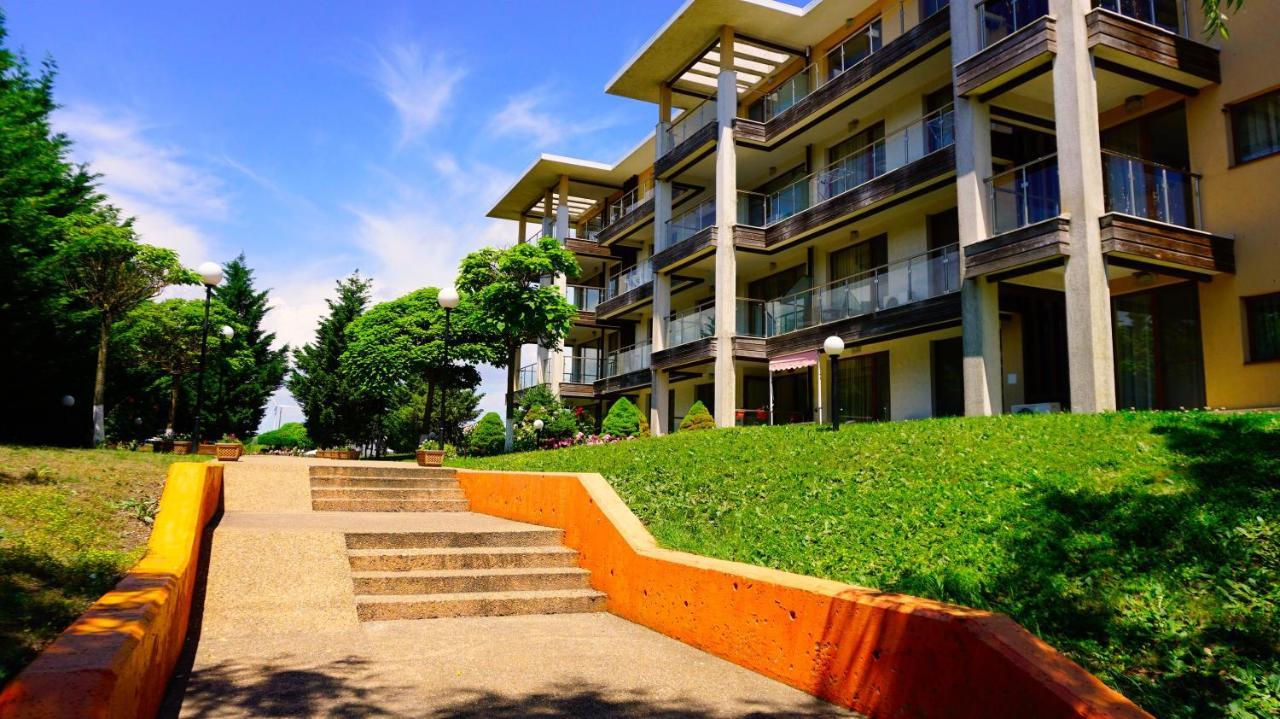 Морски Апартаменти Джулай Морнинг - July Morning Sea View Apartments カヴァルナ エクステリア 写真