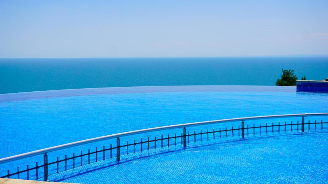 Морски Апартаменти Джулай Морнинг - July Morning Sea View Apartments カヴァルナ エクステリア 写真