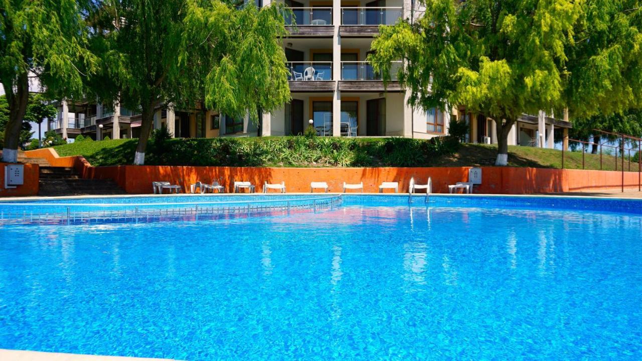 Морски Апартаменти Джулай Морнинг - July Morning Sea View Apartments カヴァルナ エクステリア 写真
