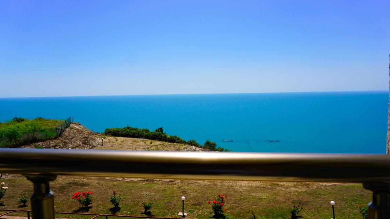 Морски Апартаменти Джулай Морнинг - July Morning Sea View Apartments カヴァルナ エクステリア 写真