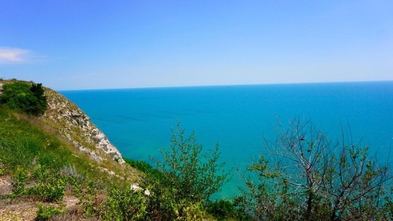 Морски Апартаменти Джулай Морнинг - July Morning Sea View Apartments カヴァルナ エクステリア 写真