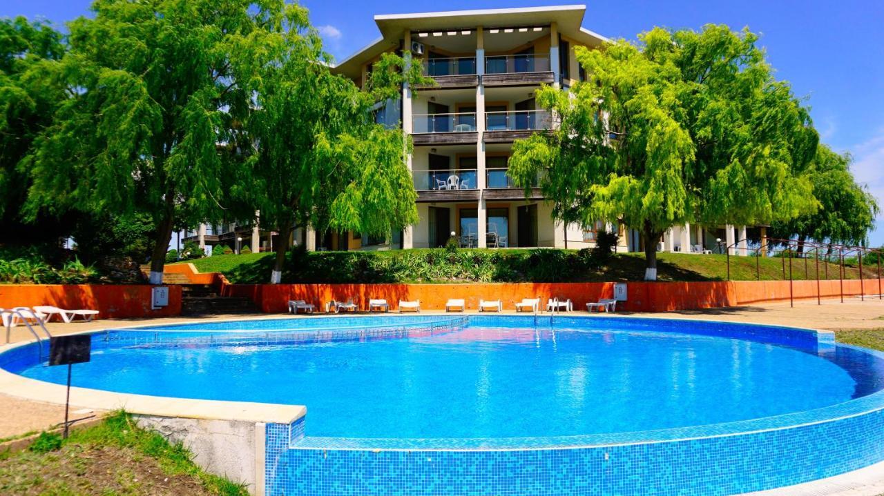 Морски Апартаменти Джулай Морнинг - July Morning Sea View Apartments カヴァルナ エクステリア 写真