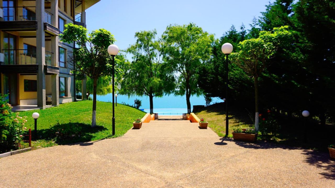 Морски Апартаменти Джулай Морнинг - July Morning Sea View Apartments カヴァルナ エクステリア 写真