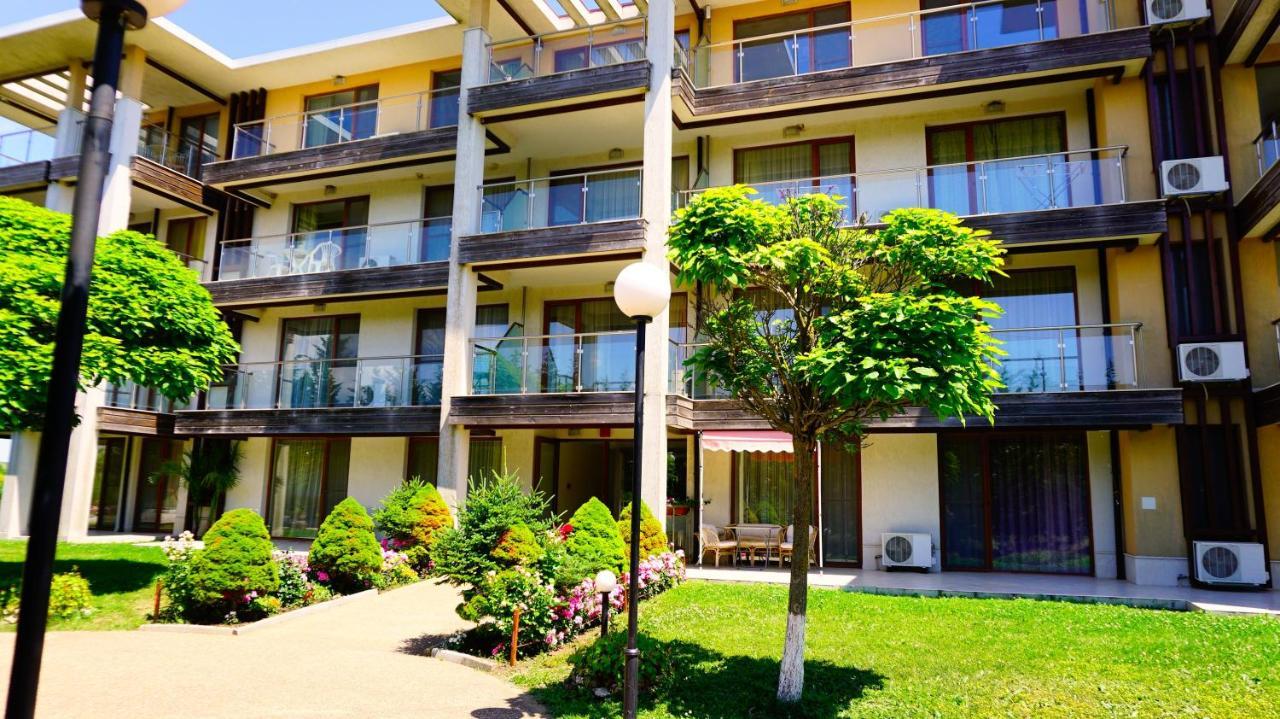 Морски Апартаменти Джулай Морнинг - July Morning Sea View Apartments カヴァルナ エクステリア 写真