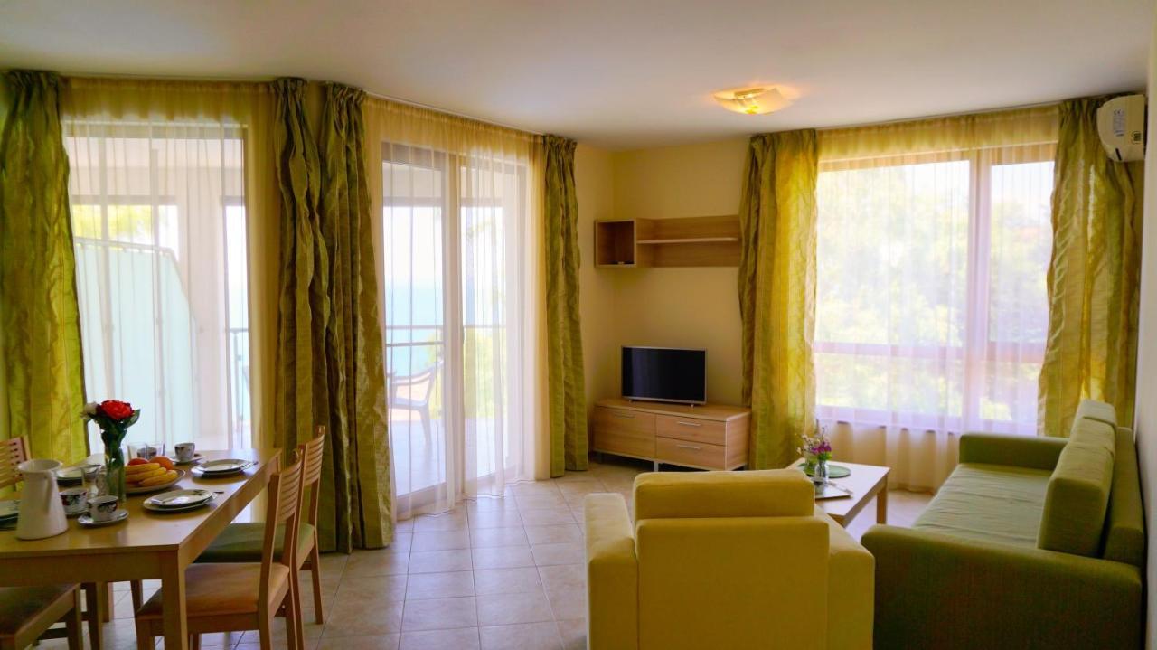 Морски Апартаменти Джулай Морнинг - July Morning Sea View Apartments カヴァルナ エクステリア 写真