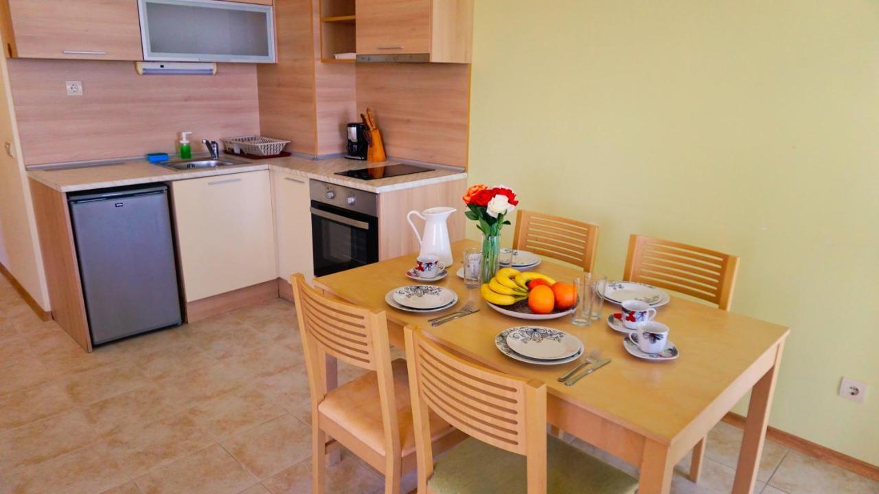 Морски Апартаменти Джулай Морнинг - July Morning Sea View Apartments カヴァルナ エクステリア 写真
