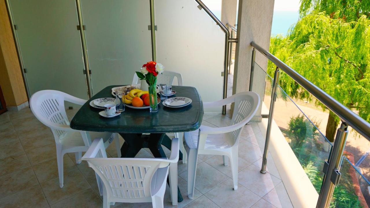 Морски Апартаменти Джулай Морнинг - July Morning Sea View Apartments カヴァルナ エクステリア 写真