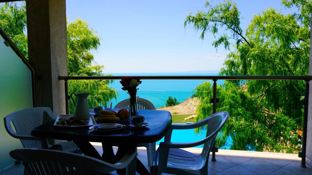 Морски Апартаменти Джулай Морнинг - July Morning Sea View Apartments カヴァルナ エクステリア 写真