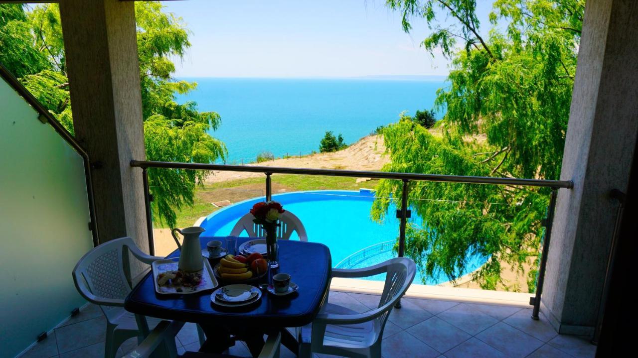 Морски Апартаменти Джулай Морнинг - July Morning Sea View Apartments カヴァルナ エクステリア 写真